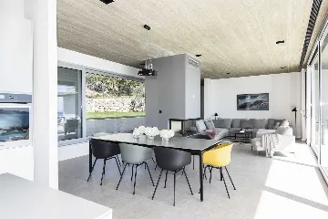 6-Bedroom Villa with Heated Pool in Kaštel Stari
