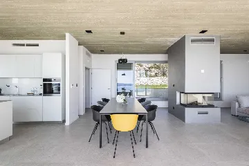 6-Bedroom Villa with Heated Pool in Kaštel Stari