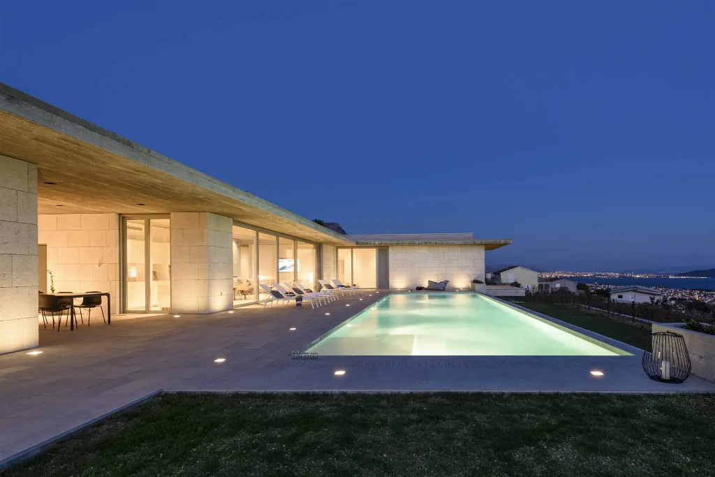 6-Bedroom Villa with Heated Pool in Kaštel Stari