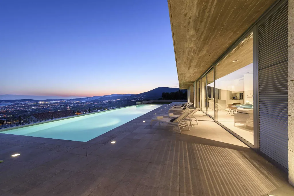 6-Bedroom Villa with Heated Pool in Kaštel Stari