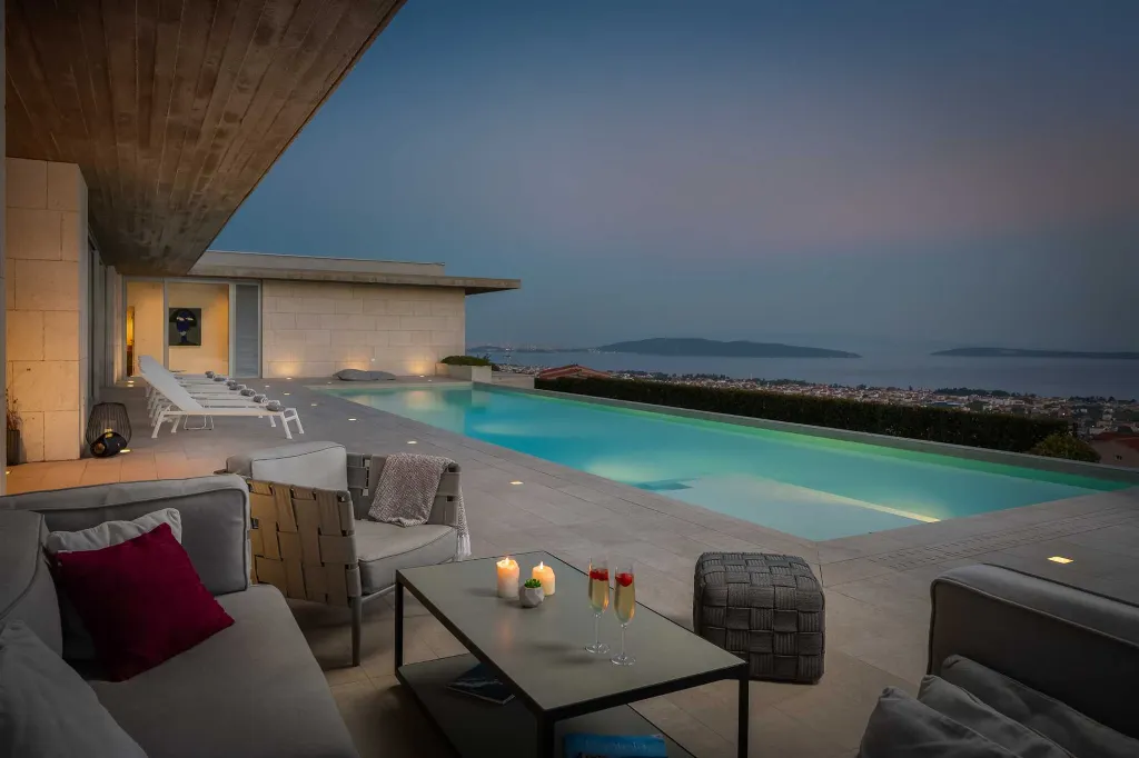 6-Bedroom Villa with Heated Pool in Kaštel Stari