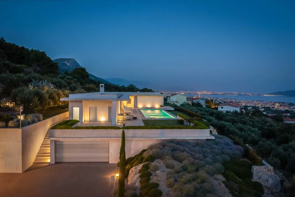 6-Bedroom Villa with Heated Pool in Kaštel Stari