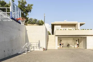 6-Bedroom Villa with Heated Pool in Kaštel Stari