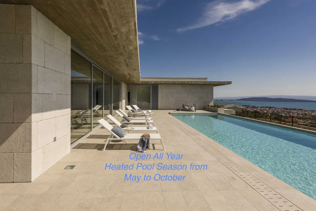 6-Bedroom Villa with Heated Pool in Kaštel Stari