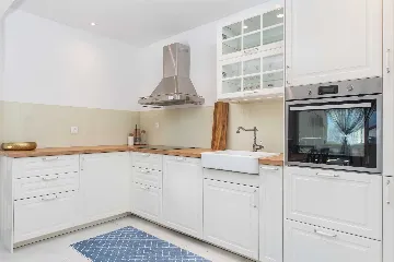 4-Bedroom Villa in Tugare with Heated Pool and Jacuzzi