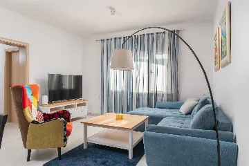 4-Bedroom Villa in Tugare with Heated Pool and Jacuzzi