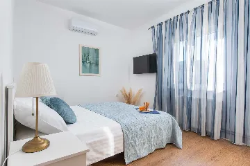 4-Bedroom Villa in Tugare with Heated Pool and Jacuzzi