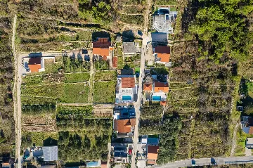 4-Bedroom Villa in Tugare with Heated Pool and Jacuzzi