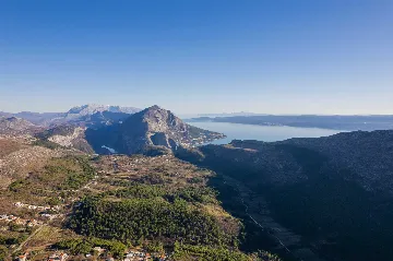 4-Bedroom Villa in Tugare with Heated Pool and Jacuzzi