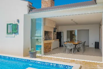 4-Bedroom Villa in Opanci with Heated Pool & Sauna