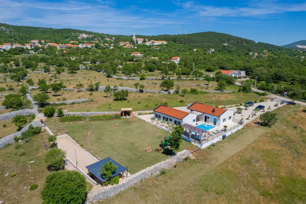 4-Bedroom Villa in Opanci with Heated Pool & Sauna