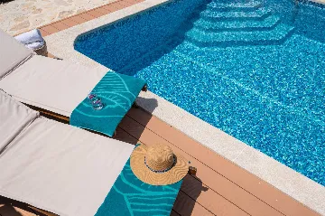 Stone Villa in Šumet with Pool and Jacuzzi