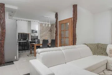 Stone Villa in Šumet with Pool and Jacuzzi