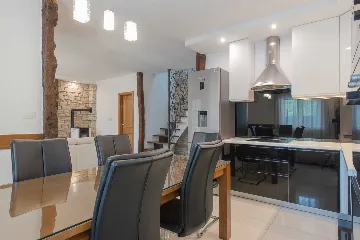 Stone Villa in Šumet with Pool and Jacuzzi