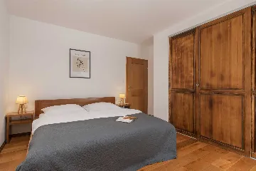 Stone Villa in Šumet with Pool and Jacuzzi