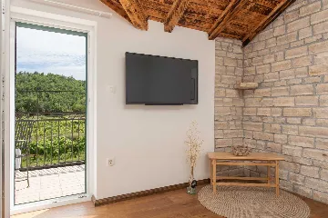 Stone Villa in Šumet with Pool and Jacuzzi