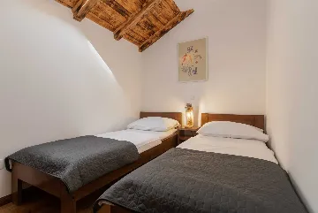 Stone Villa in Šumet with Pool and Jacuzzi