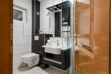 Stone Villa in Šumet with Pool and Jacuzzi