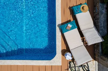 Stone Villa in Šumet with Pool and Jacuzzi