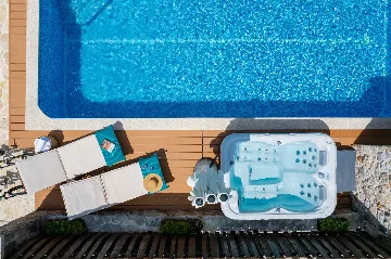 Stone Villa in Šumet with Pool and Jacuzzi