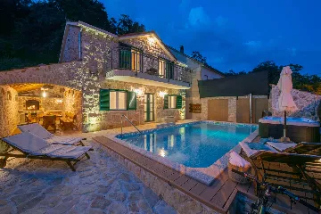 Stone Villa in Šumet with Pool and Jacuzzi