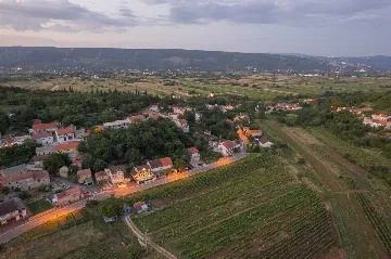 Stone Villa in Šumet with Pool and Jacuzzi
