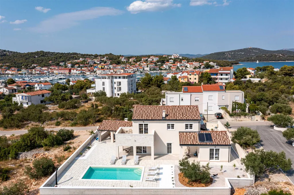 Family Villa in Jezera with Hydromassage Pool
