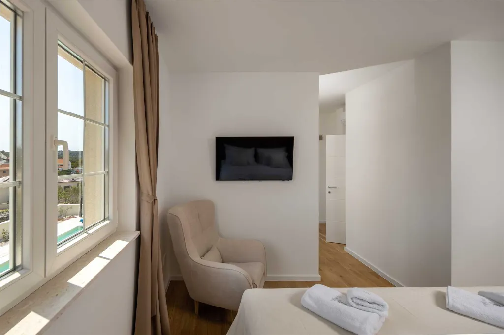 Family Villa in Jezera with Hydromassage Pool