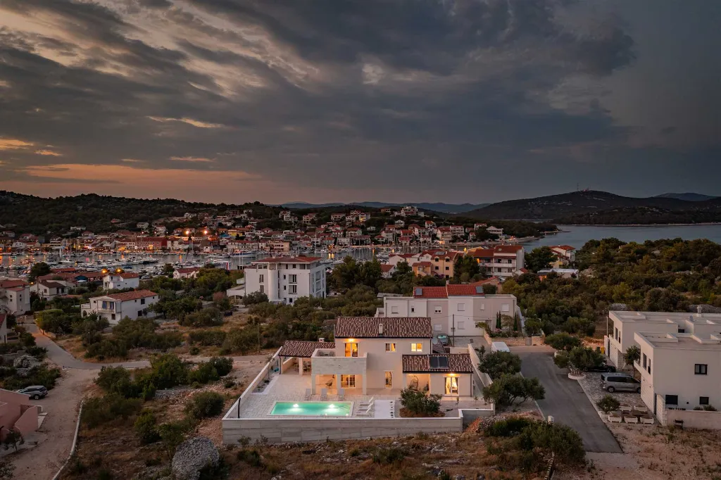 Family Villa in Jezera with Hydromassage Pool