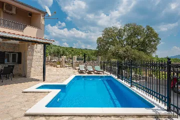 Holiday House in Kladnjice with Heated Private Pool