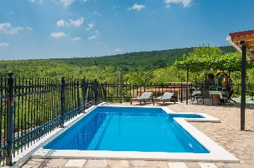 Holiday House in Kladnjice with Heated Private Pool
