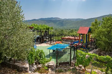 Holiday House in Kladnjice with Heated Private Pool