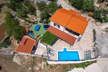 Holiday House in Kladnjice with Heated Private Pool