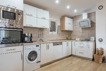 Holiday House in Kladnjice with Heated Private Pool