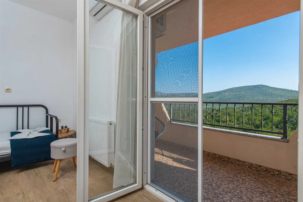 Holiday House in Kladnjice with Heated Private Pool