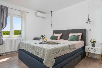 Holiday House in Kladnjice with Heated Private Pool