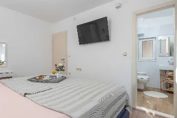 Holiday House in Kladnjice with Heated Private Pool