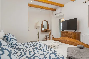 Holiday House in Kladnjice with Heated Private Pool