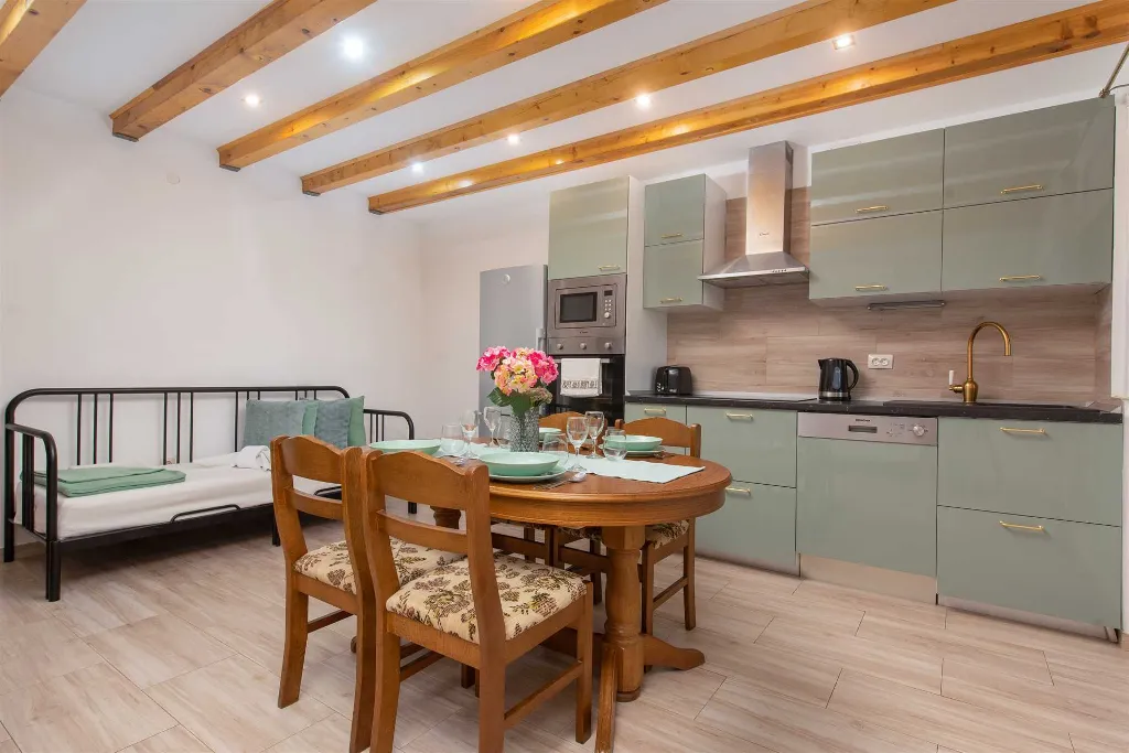 Holiday House in Kladnjice with Heated Private Pool