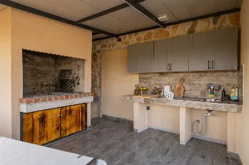 Holiday House in Kladnjice with Heated Private Pool