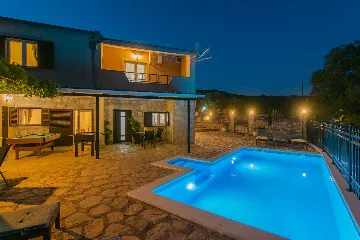 Holiday House in Kladnjice with Heated Private Pool