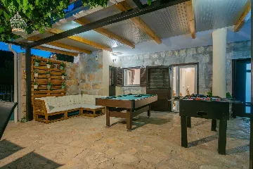 Holiday House in Kladnjice with Heated Private Pool