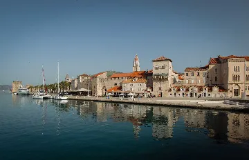 Holiday House in Kladnjice with Heated Private Pool