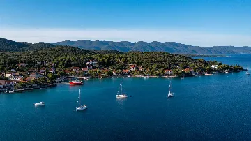 Beachfront Villa in Orebic with Pool and Jacuzzi