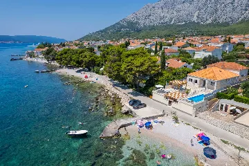 Beachfront Villa in Orebic with Pool and Jacuzzi