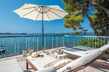 Beachfront Villa in Orebic with Pool and Jacuzzi