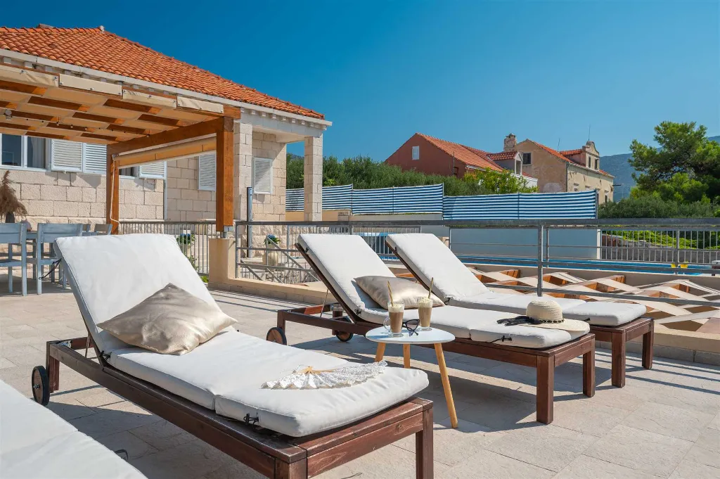 Beachfront Villa in Orebic with Pool and Jacuzzi