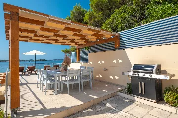 Beachfront Villa in Orebic with Pool and Jacuzzi