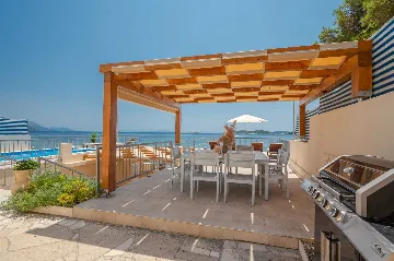 Beachfront Villa in Orebic with Pool and Jacuzzi