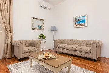 Beachfront Villa in Orebic with Pool and Jacuzzi